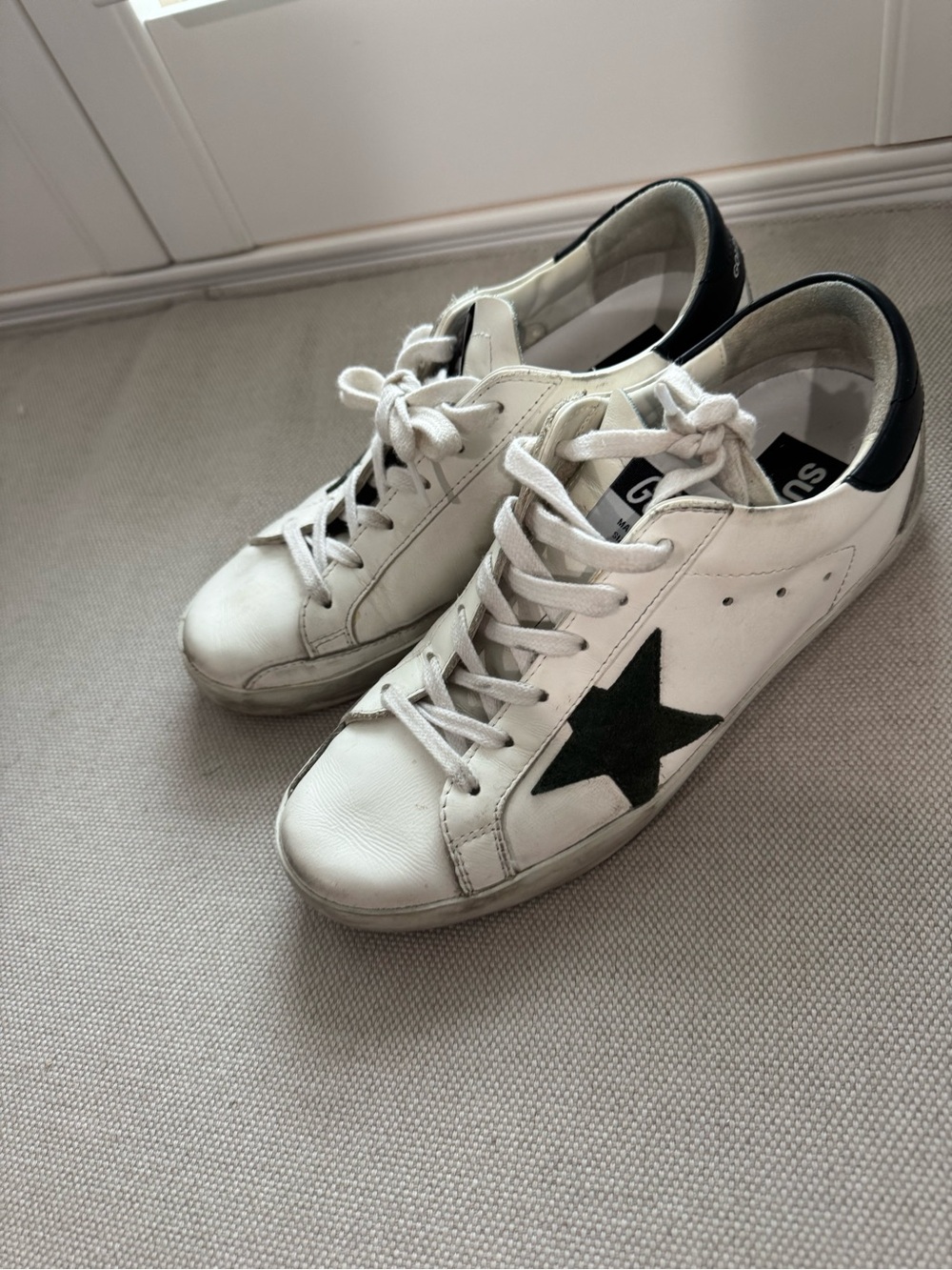 Golden Goose White Leather Low-Top Sneakers with Black Star and Heel